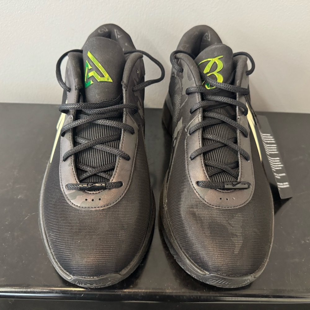 Nike Black Athletic Shoes with Green Accents Giannis Black Label brand new